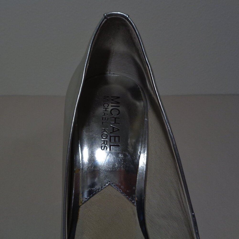Michael Kors Size 7 M / ELISA PUMP / Silver / Leather / Heels New Women's Shoes - Picture 14 of 16